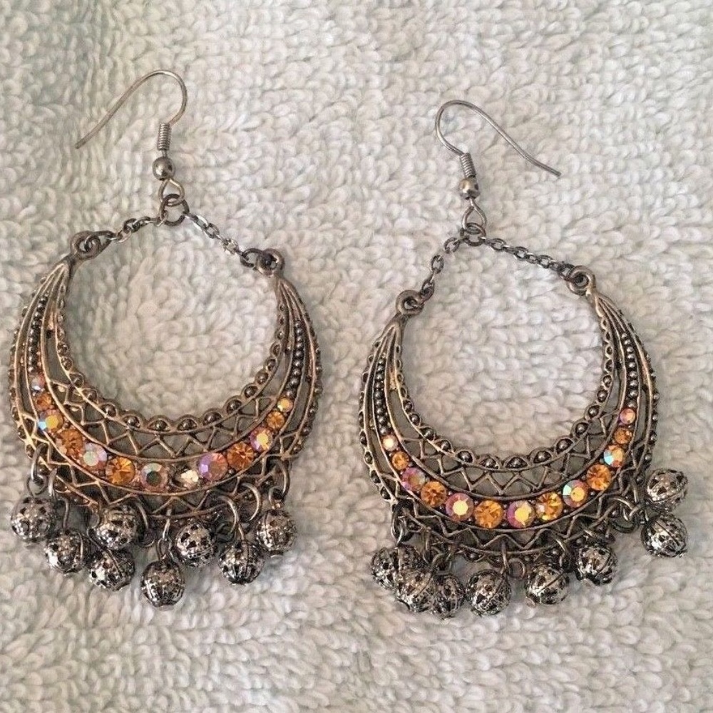 Chandelier earrings